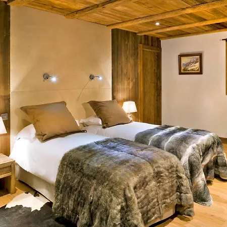 Les Bossons Chalet Sleeps 10 Pool Wifi Шамоні