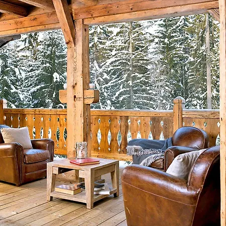 Les Bossons Chalet Sleeps 10 Pool Wifi